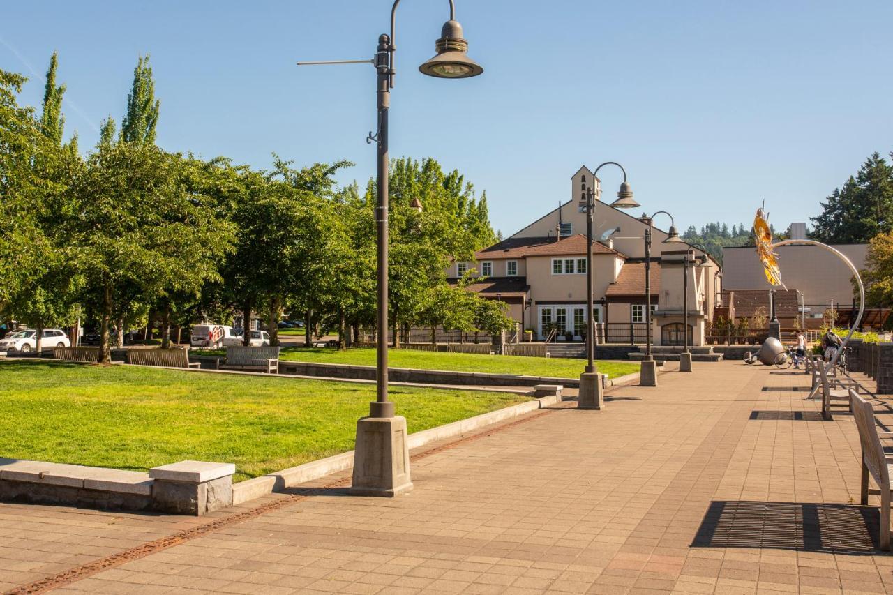 Lakeshore Inn Lake Oswego Exterior photo