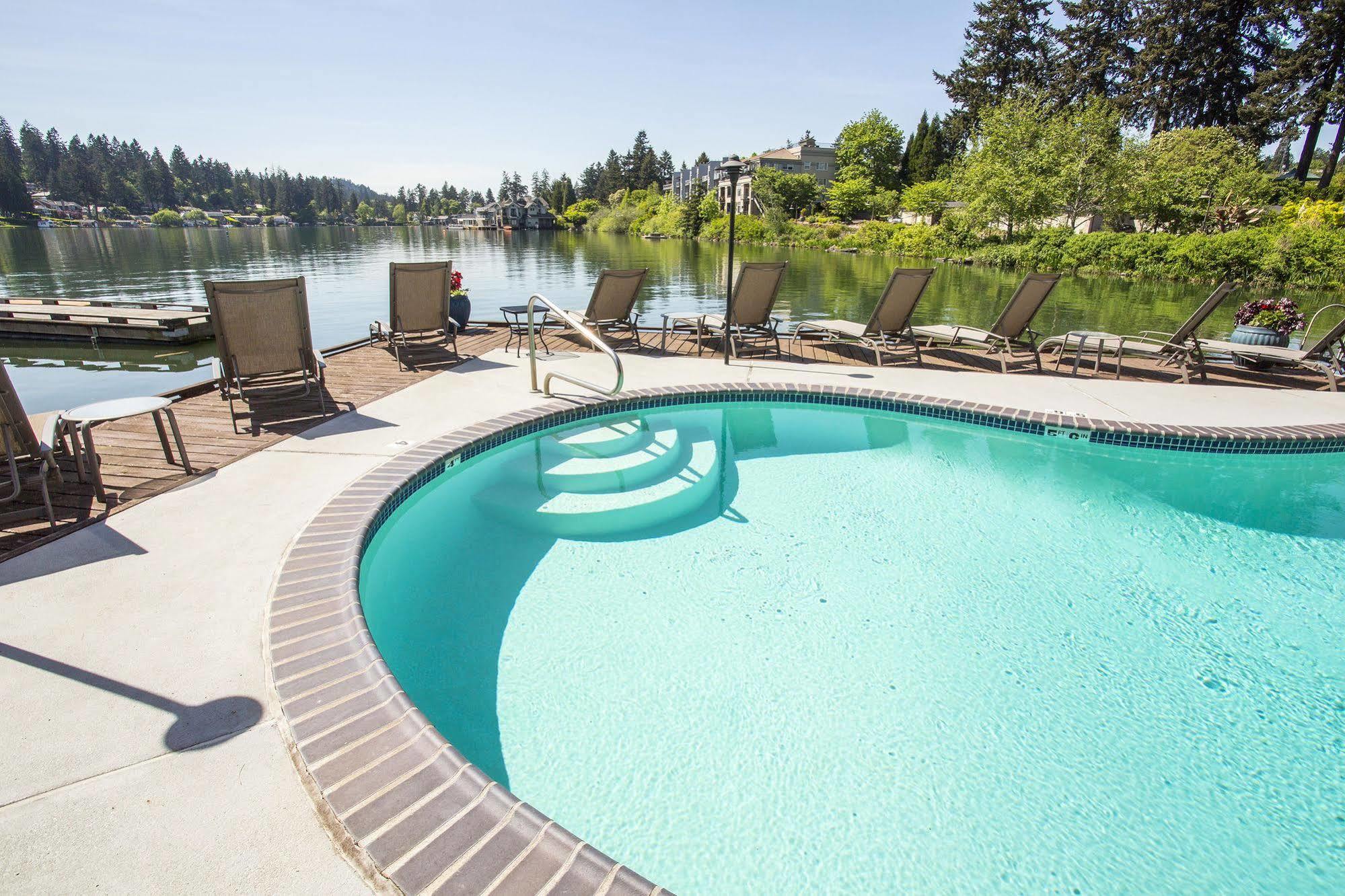 Lakeshore Inn Lake Oswego Exterior photo
